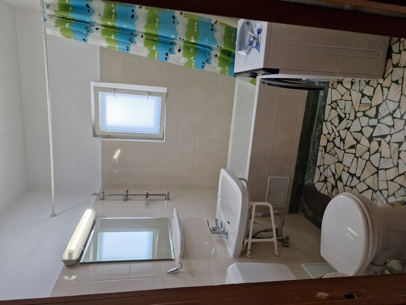 Bucuresti Noi, Pajura Hrisovului, oferta inchiriere ap. 2 cam. in vila